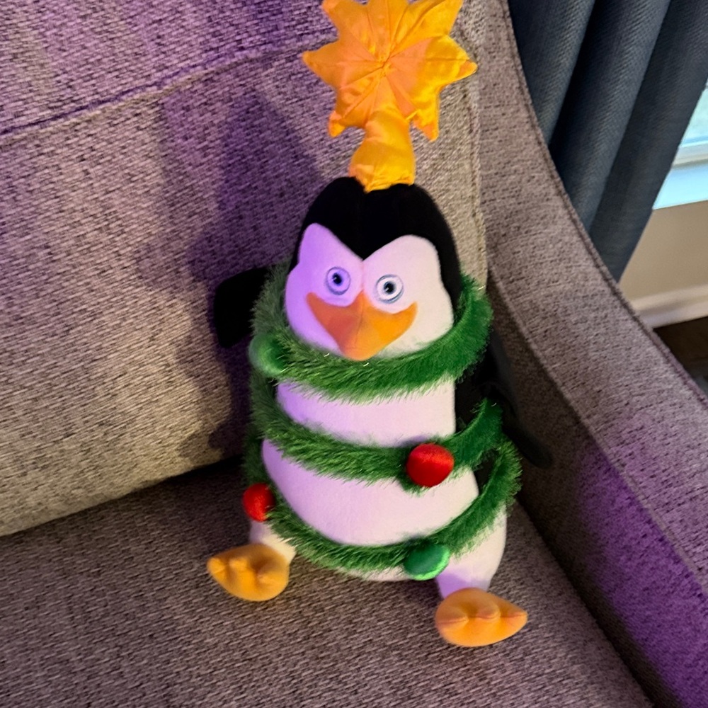 Skipper Penguin Merry Madagascar Plush Wrapped as Christmas Tree 17” 2009